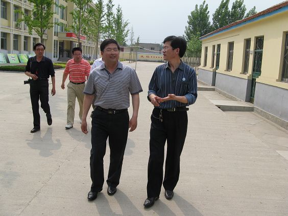 固镇县人民政府--实验中学组织部分骨干教师到