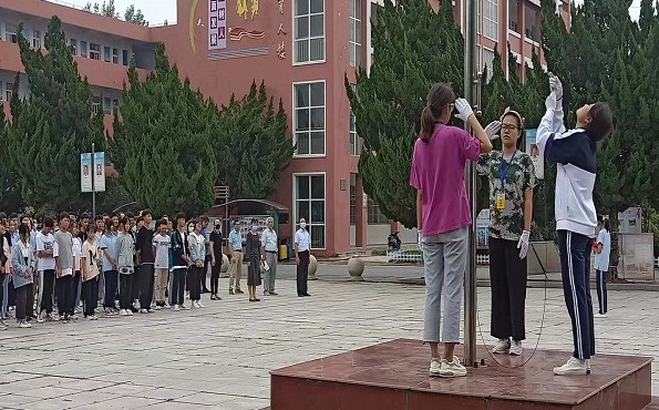 仲兴中学举行第一次升旗仪式暨开学典礼_固镇县人民政府