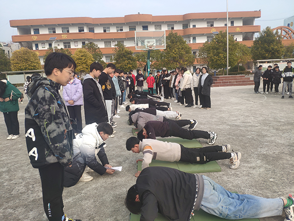 九湾中学开展迎新年庆元旦趣味运动会